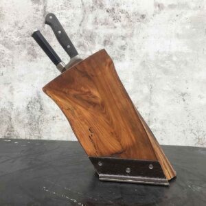 Knivblok fremstillet i elmetræ med lister i mahogni